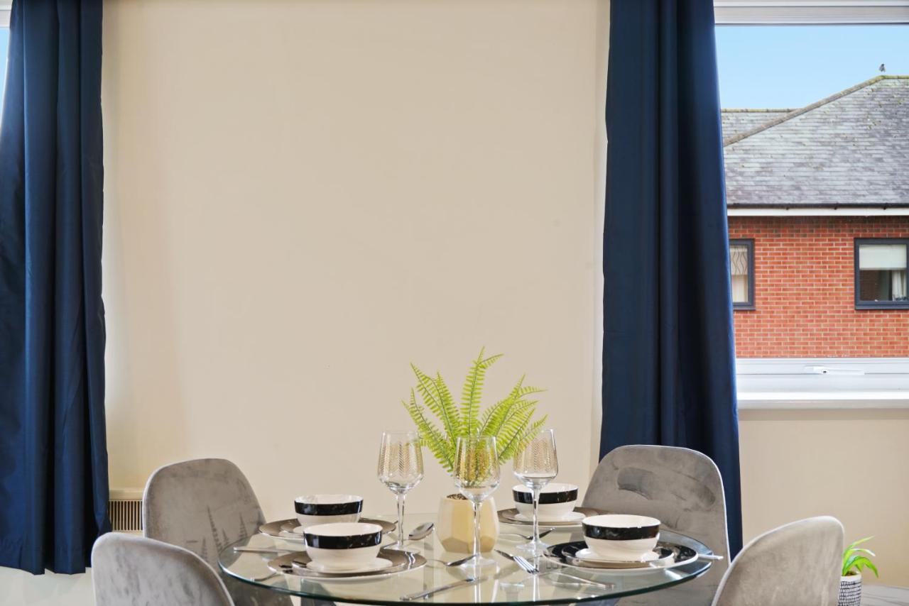 Peaceful 2Br Flat With Historic Bottle Kilns View & Free Parking Located Near City Centre Stoke-on-Trent ภายนอก รูปภาพ
