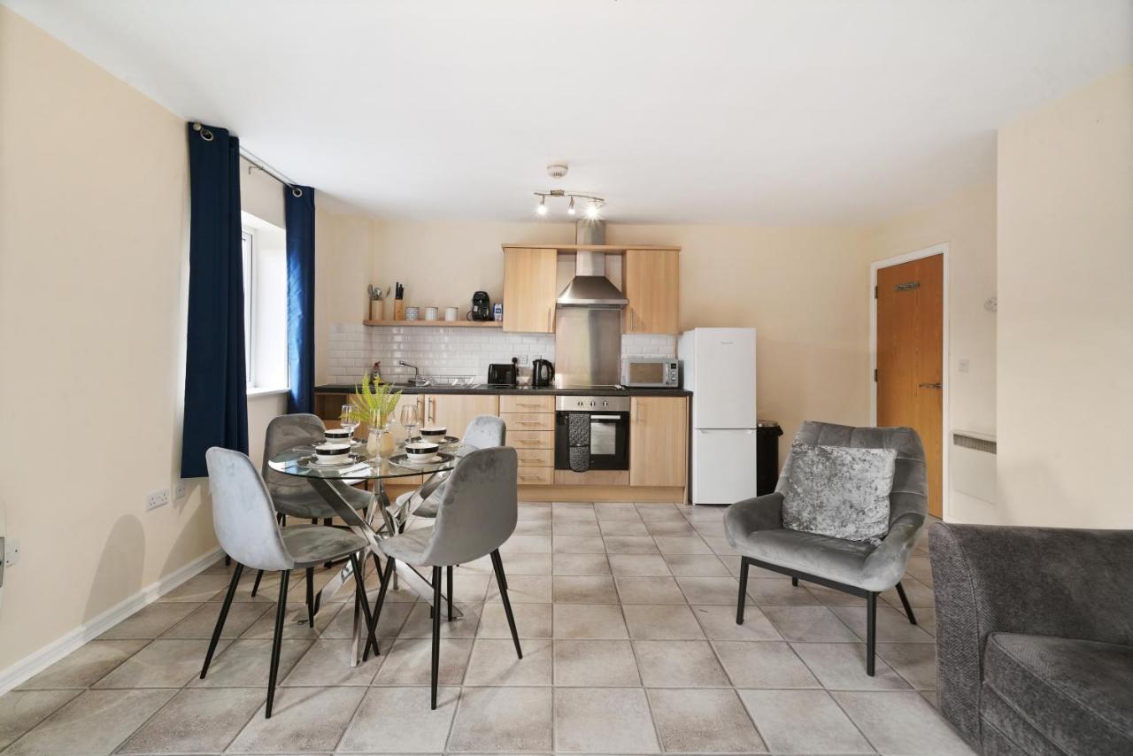Peaceful 2Br Flat With Historic Bottle Kilns View & Free Parking Located Near City Centre Stoke-on-Trent ภายนอก รูปภาพ