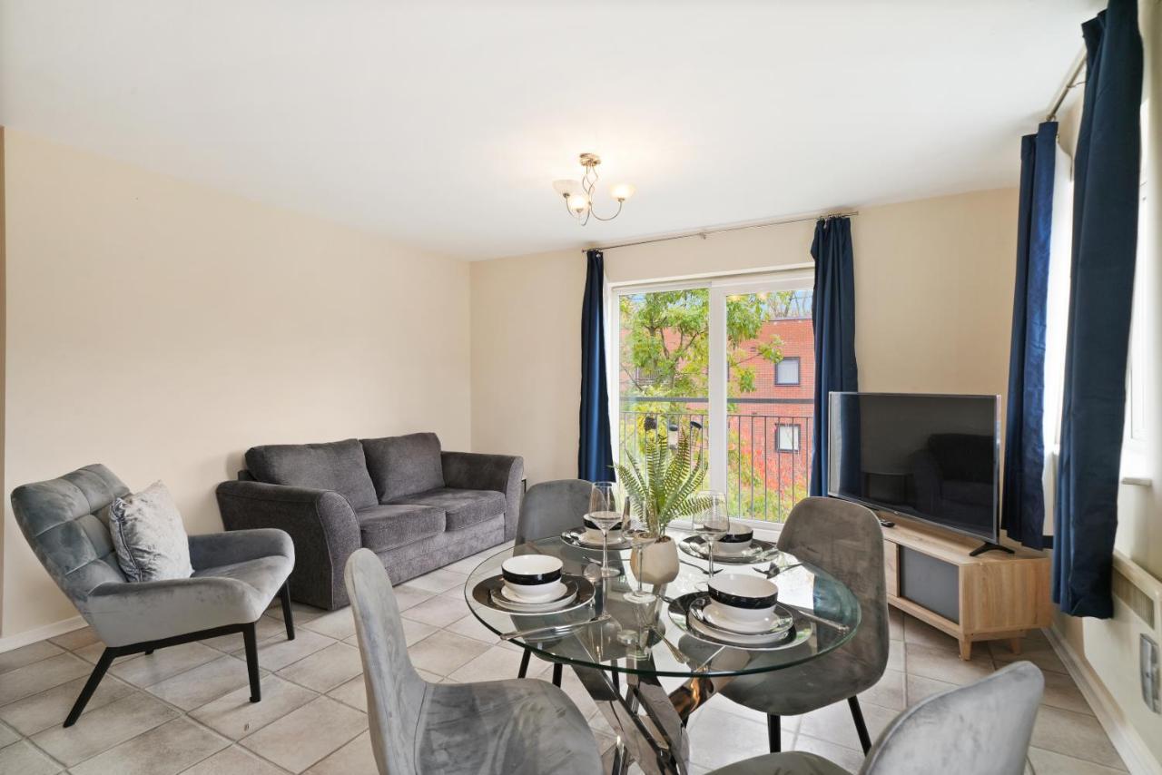 Peaceful 2Br Flat With Historic Bottle Kilns View & Free Parking Located Near City Centre Stoke-on-Trent ภายนอก รูปภาพ