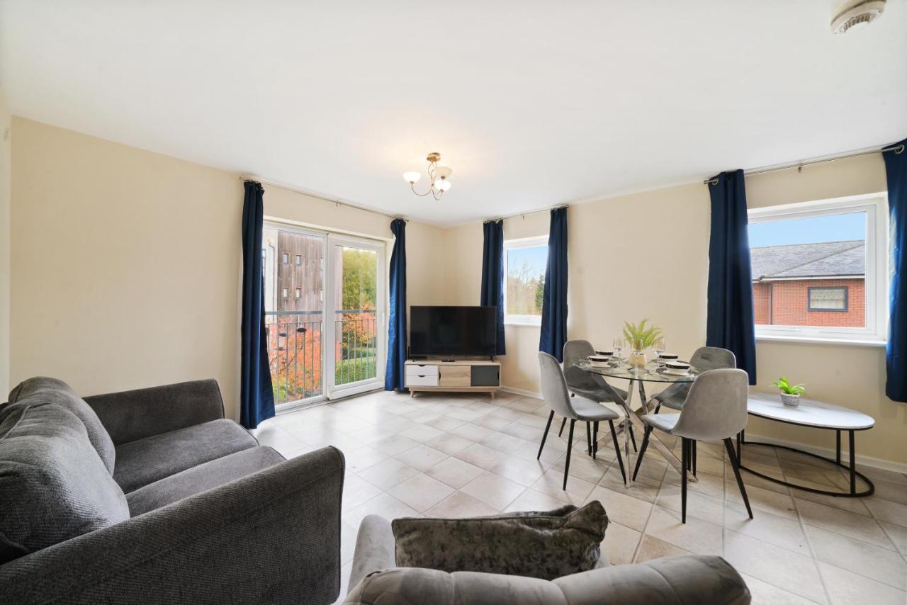 Peaceful 2Br Flat With Historic Bottle Kilns View & Free Parking Located Near City Centre Stoke-on-Trent ภายนอก รูปภาพ